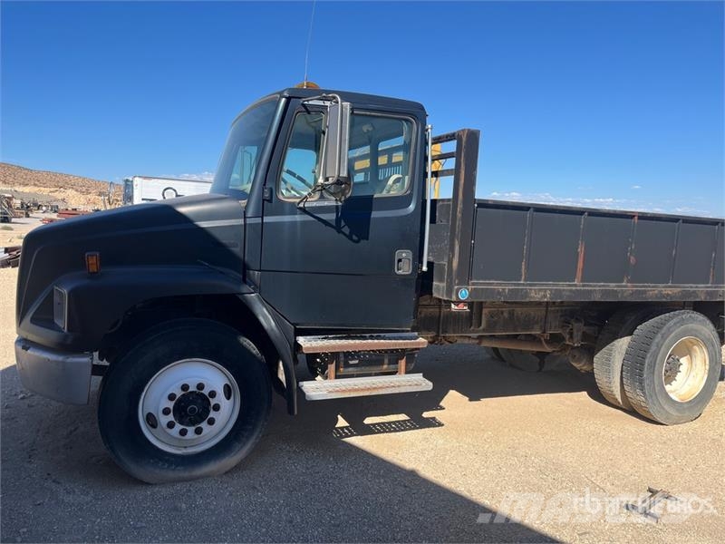 Freightliner FL70 4x2 Flatbed Truck Planbiler