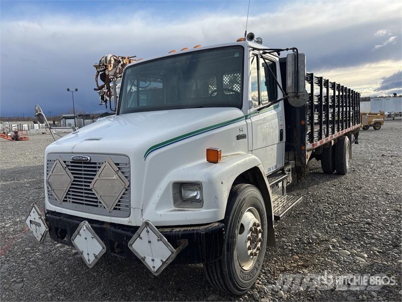 Freightliner FL70 4x2 Flatbed Truck Вантажівки-платформи/бокове розвантаження