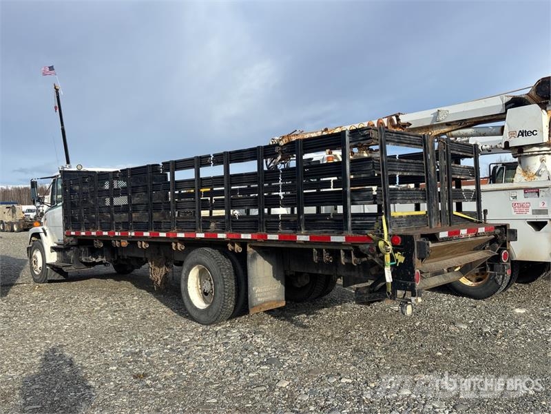Freightliner FL70 4x2 Flatbed Truck Вантажівки-платформи/бокове розвантаження