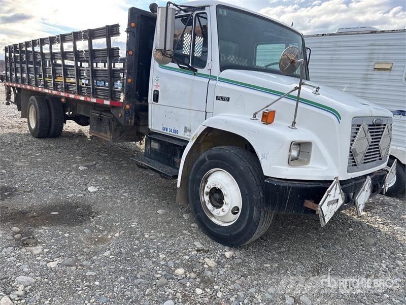 Freightliner FL70 4x2 Flatbed Truck Вантажівки-платформи/бокове розвантаження