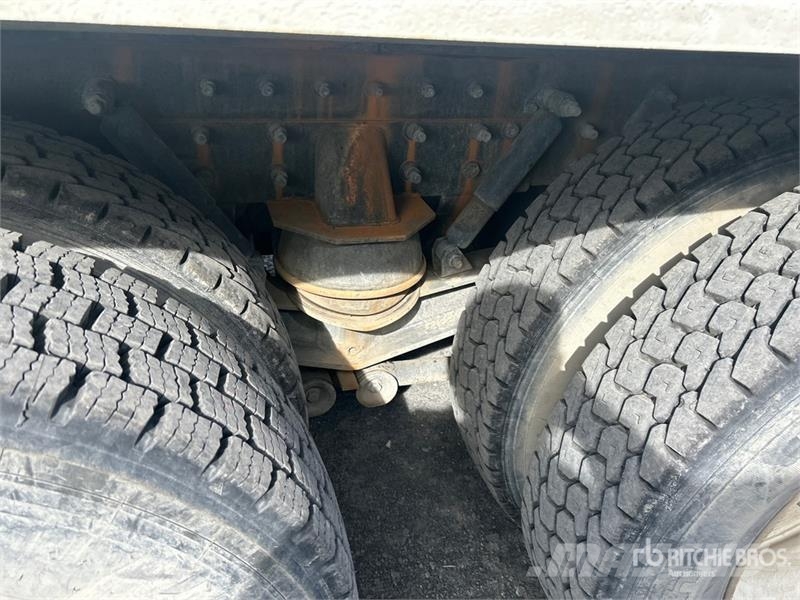 Freightliner FL80 4000 gal 6x4 Water Truck Kamioni za vodu