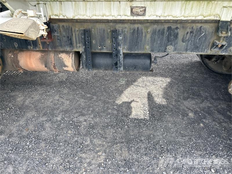 Freightliner FL80 4000 gal 6x4 Water Truck Kamioni za vodu