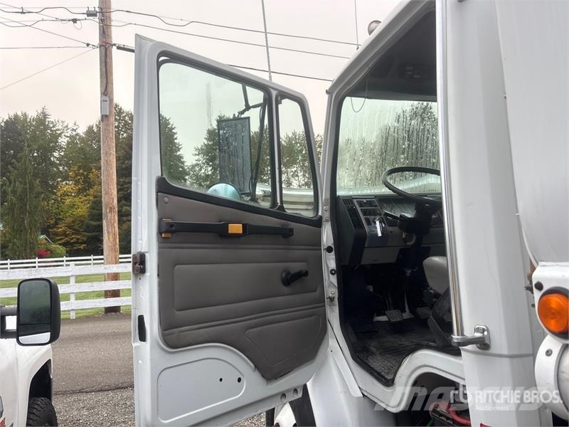 Freightliner FL80 4000 gal 6x4 Water Truck Water bowser