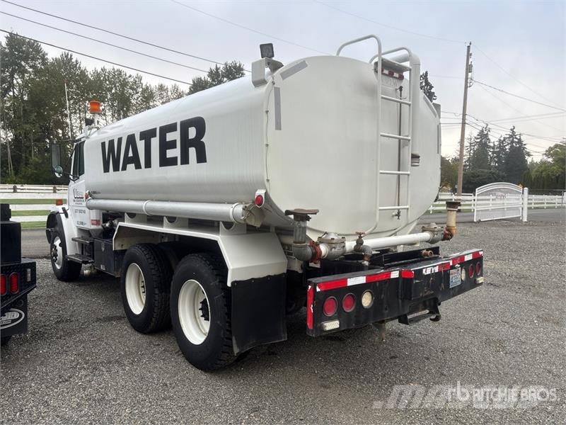 Freightliner FL80 4000 gal 6x4 Water Truck Water bowser