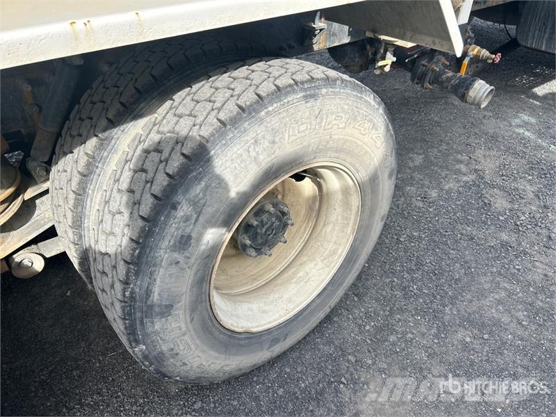 Freightliner FL80 4000 gal 6x4 Water Truck Kamioni za vodu