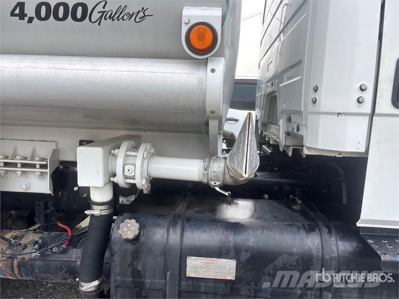 Freightliner FL80 4000 gal 6x4 Water Truck Water bowser