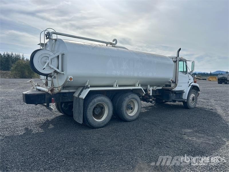 Freightliner FL80 4000 gal 6x4 Water Truck Kamioni za vodu