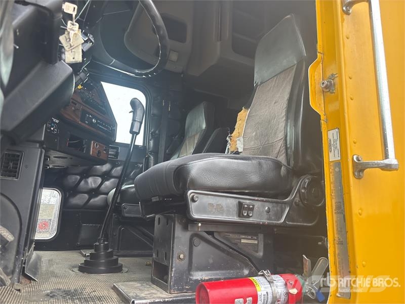 Freightliner FLD 112 Tegljači
