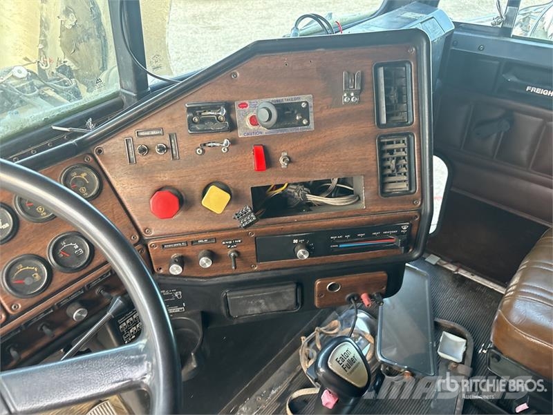 Freightliner FLD 120 Sattelzugmaschinen