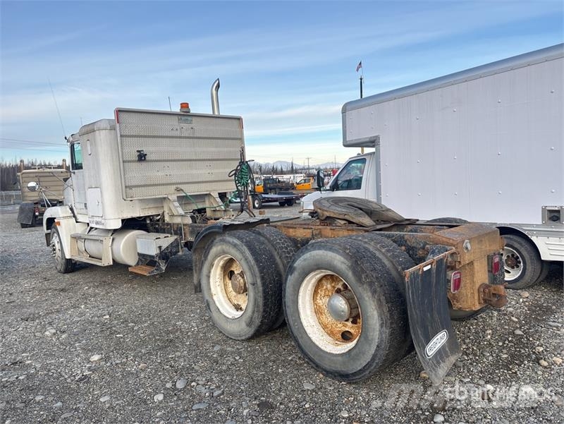 Freightliner FLD 120 Sattelzugmaschinen