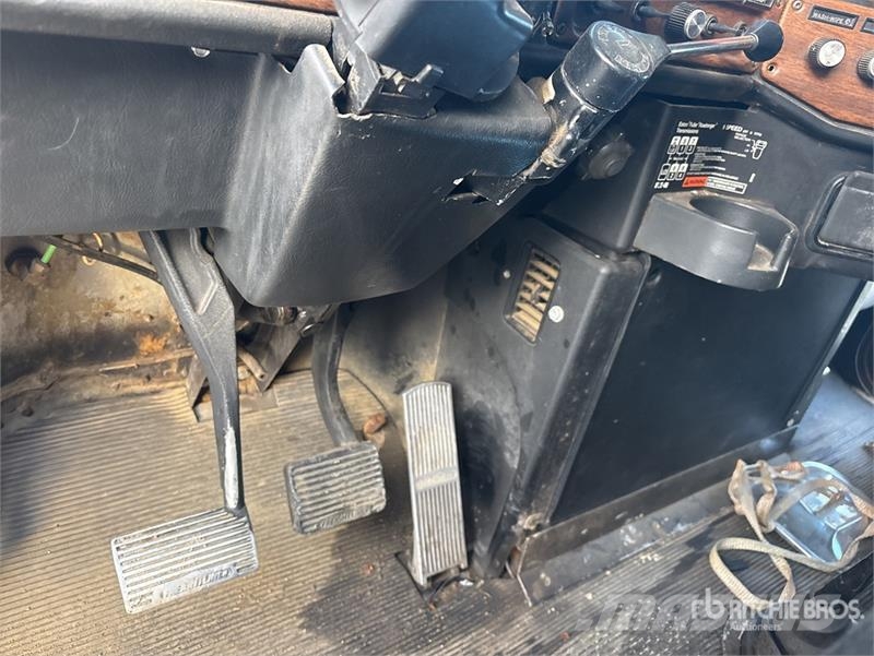 Freightliner FLD 120 Sattelzugmaschinen
