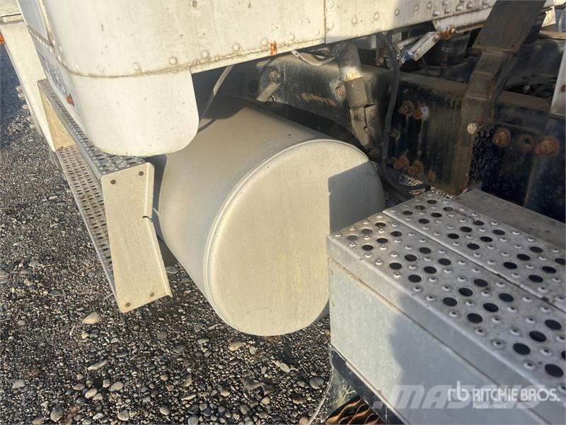 Freightliner FLD 120 Sattelzugmaschinen