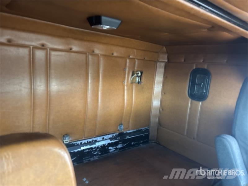 Freightliner FLD 120 Sattelzugmaschinen