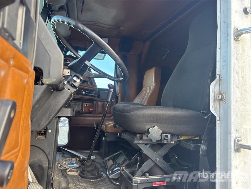 Freightliner FLD 120 Sattelzugmaschinen