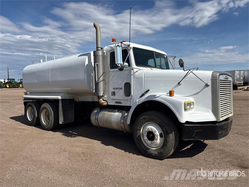Freightliner FLD120 4000 gal 6x4 Water Truck (Inoperable) Camiones cisterna