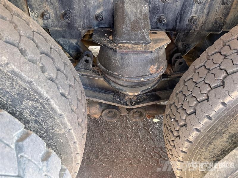 Freightliner FLD120 4000 gal 6x4 Water Truck (Inoperable) Camiones cisterna