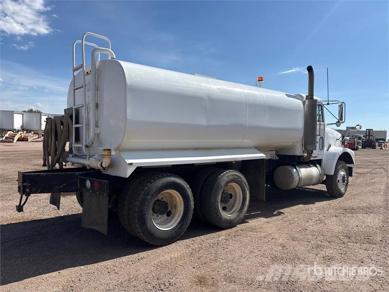 Freightliner FLD120 4000 gal 6x4 Water Truck (Inoperable) Camiones cisterna