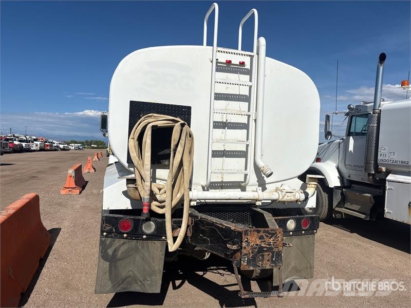 Freightliner FLD120 4000 gal 6x4 Water Truck (Inoperable) Camiones cisterna