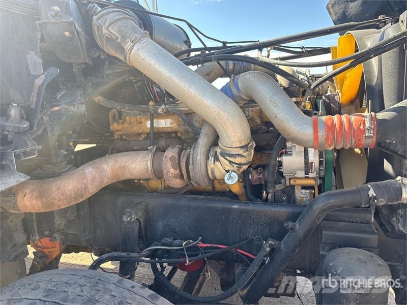 Freightliner FLD120 4000 gal 6x4 Water Truck (Inoperable) Camiones cisterna