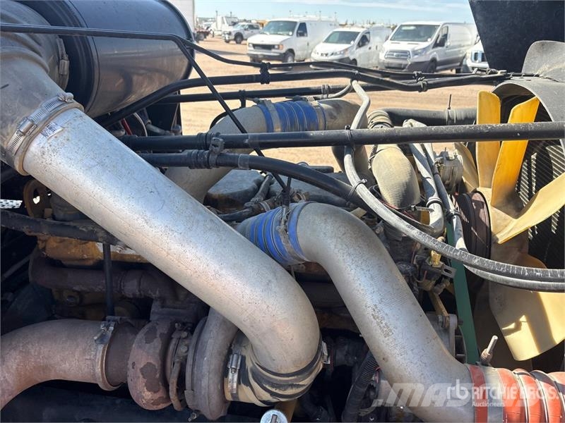 Freightliner FLD120 4000 gal 6x4 Water Truck (Inoperable) Camiones cisterna