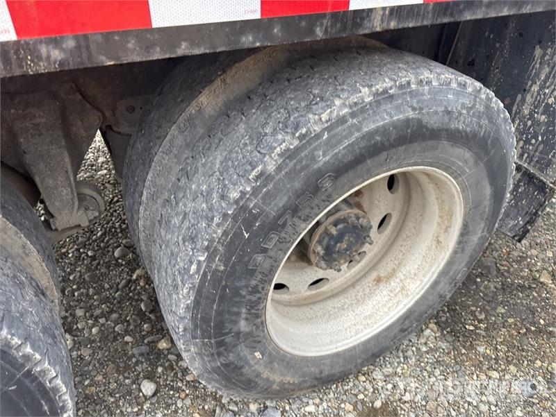 Freightliner FLD120 6x4 Flatbed Truck Tovornjaki s kesonom/platojem