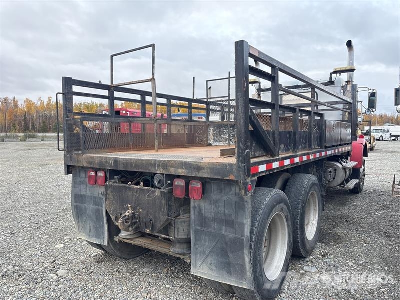 Freightliner FLD120 6x4 Flatbed Truck Tovornjaki s kesonom/platojem