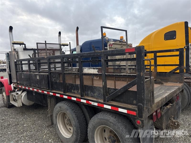 Freightliner FLD120 6x4 Flatbed Truck Tovornjaki s kesonom/platojem