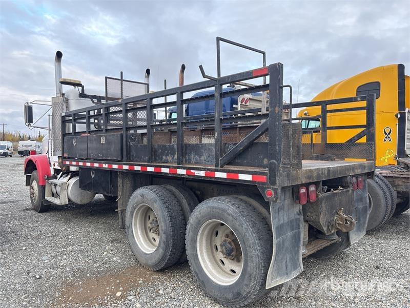 Freightliner FLD120 6x4 Flatbed Truck Tovornjaki s kesonom/platojem