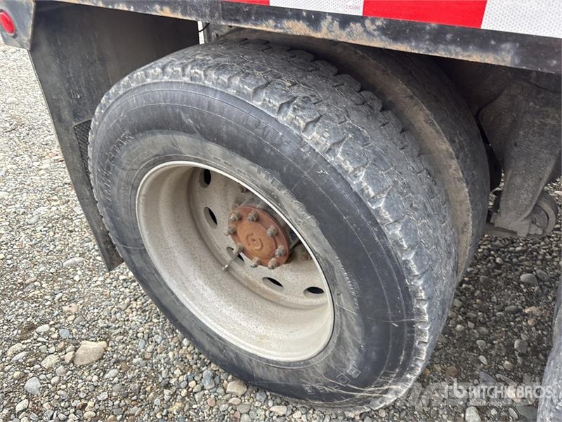 Freightliner FLD120 6x4 Flatbed Truck Tovornjaki s kesonom/platojem