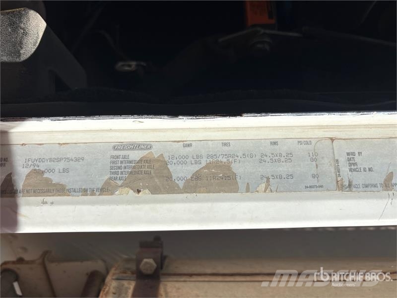 Freightliner FLD120064ST 6x4 T/A Sleeper Truck Tractor 中古トラクターヘッド | トレーラーヘッド