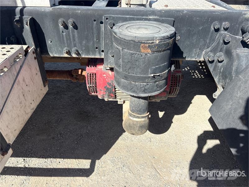 Freightliner FLD120064ST 6x4 T/A Sleeper Truck Tractor 中古トラクターヘッド | トレーラーヘッド