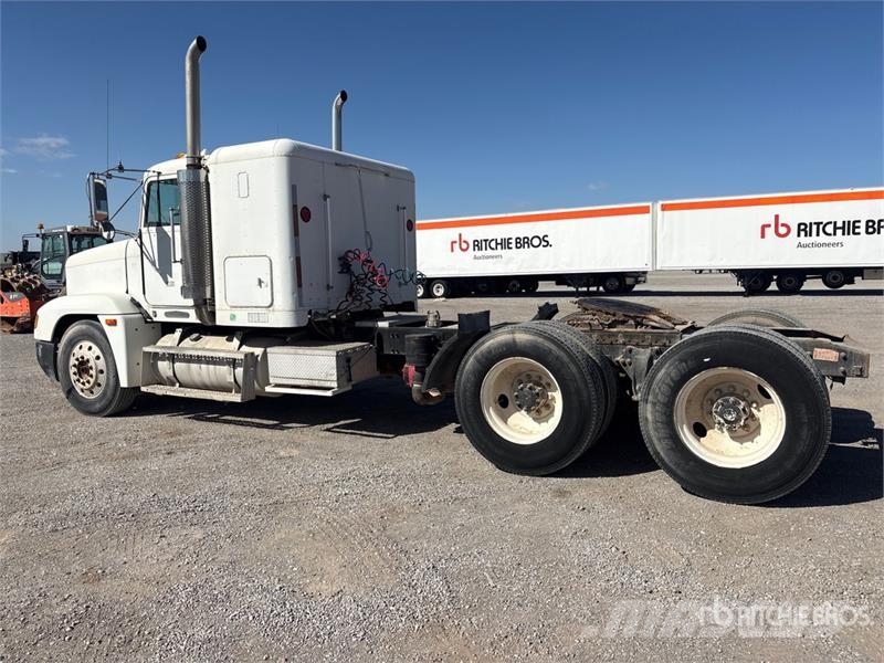 Freightliner FLD120064ST 6x4 T/A Sleeper Truck Tractor 中古トラクターヘッド | トレーラーヘッド