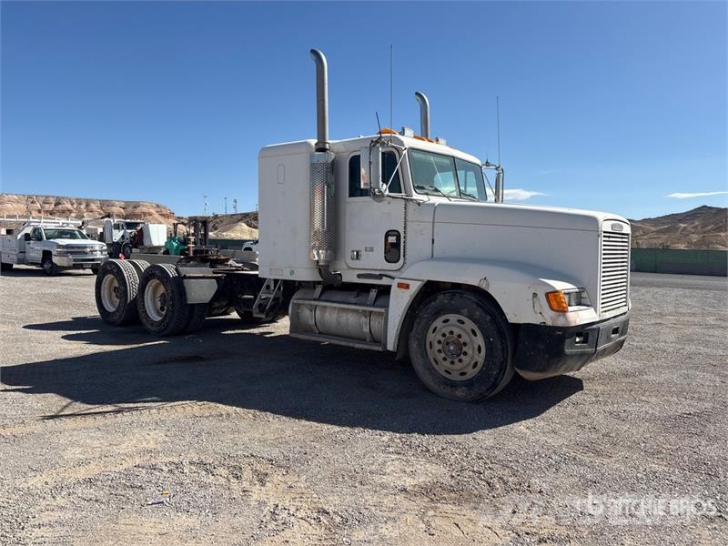 Freightliner FLD120064ST 6x4 T/A Sleeper Truck Tractor 中古トラクターヘッド | トレーラーヘッド