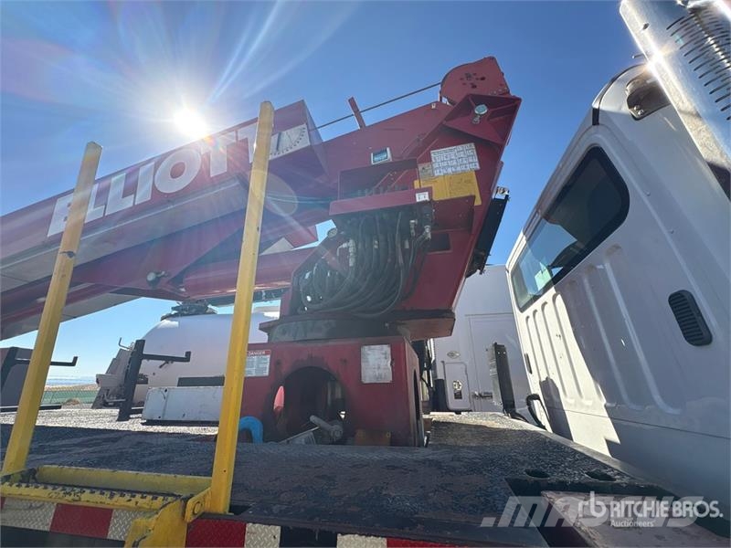 Freightliner H110F on  Freightliner 108SD 6x4 Boom Truck Truck mounted cranes