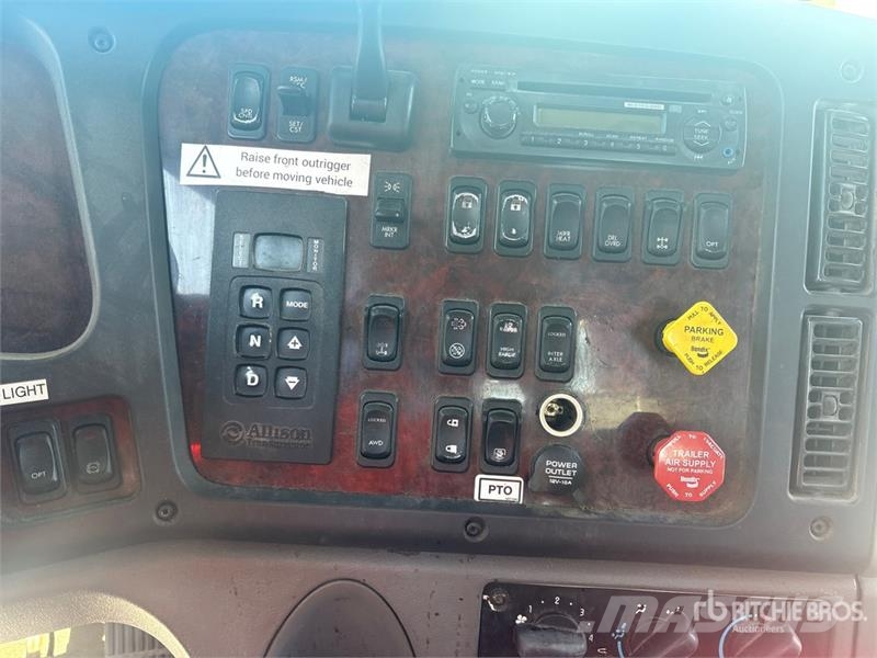 Freightliner H110F on  Freightliner 108SD 6x4 Boom Truck Truck mounted cranes