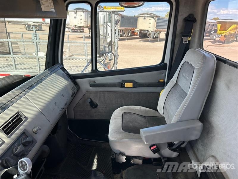 Freightliner L37MR 37 ft on Freightliner FL 70 4x2 Bucket Truck 트럭 탑재 고소작업대