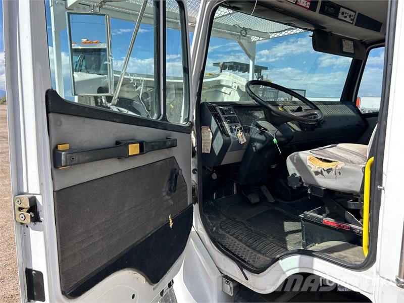 Freightliner L37MR 37 ft on Freightliner FL 70 4x2 Bucket Truck 트럭 탑재 고소작업대