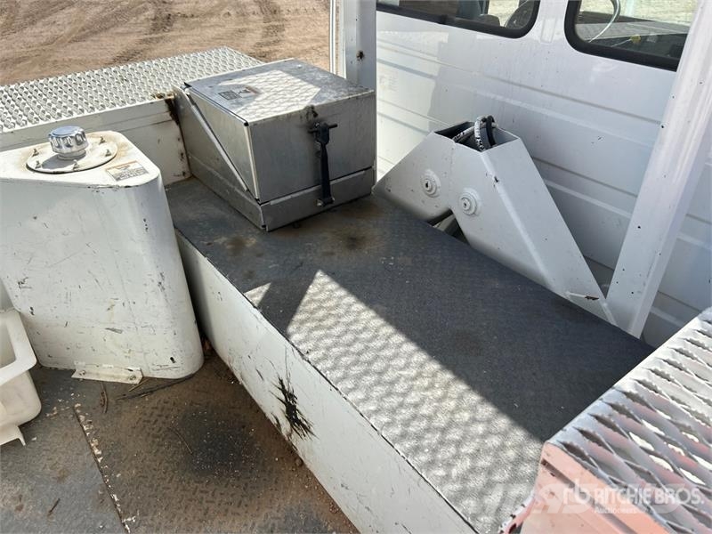 Freightliner L37MR 37 ft on Freightliner FL 70 4x2 Bucket Truck 트럭 탑재 고소작업대