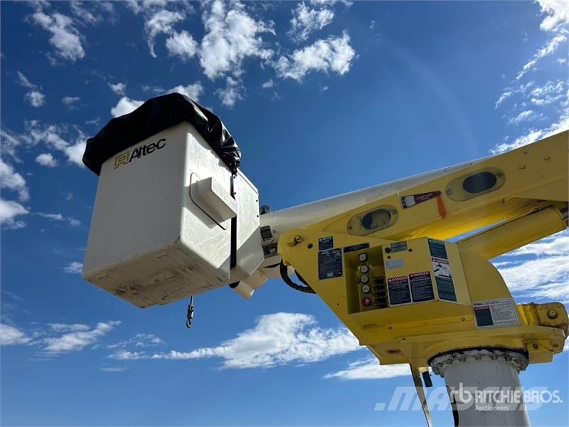 Freightliner L37MR 37 ft on Freightliner FL 70 4x2 Bucket Truck 트럭 탑재 고소작업대