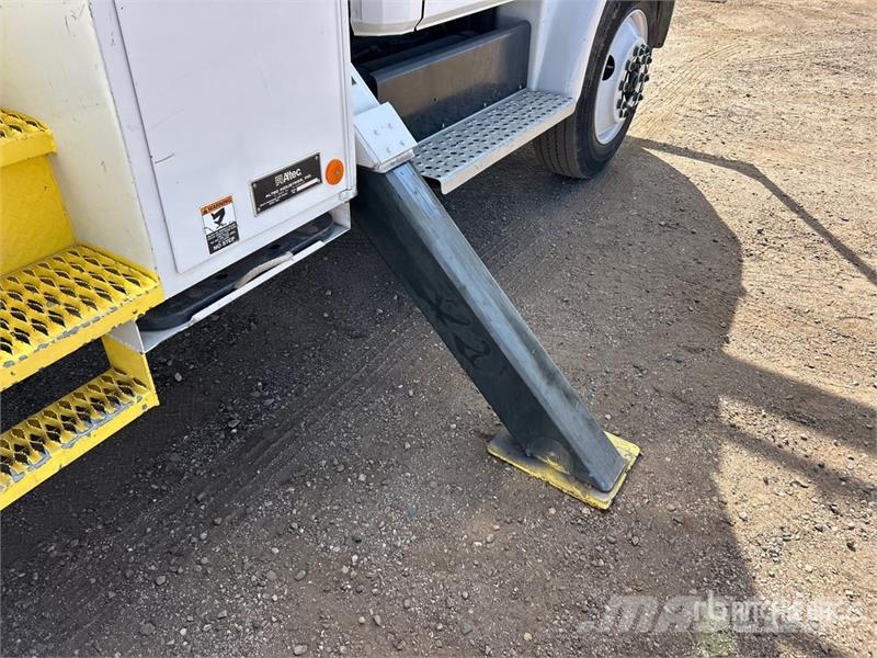 Freightliner L37MR 37 ft on Freightliner FL 70 4x2 Bucket Truck 트럭 탑재 고소작업대