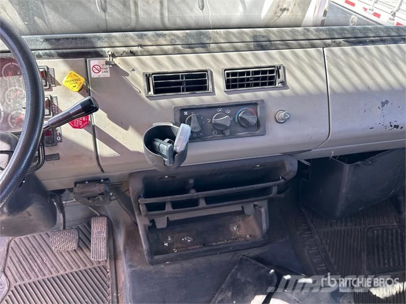 Freightliner L37MR 37 ft on Freightliner FL 70 4x2 Bucket Truck 트럭 탑재 고소작업대