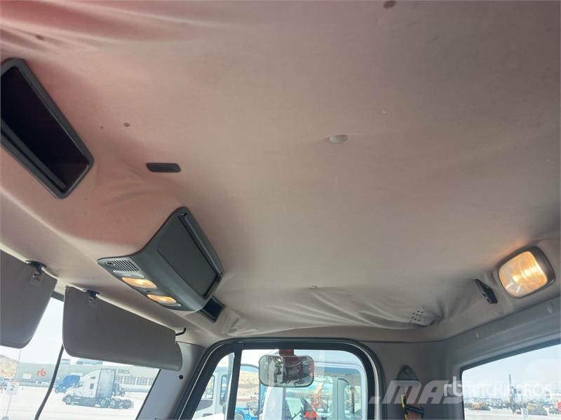 Freightliner M2 106 Tracteur routier