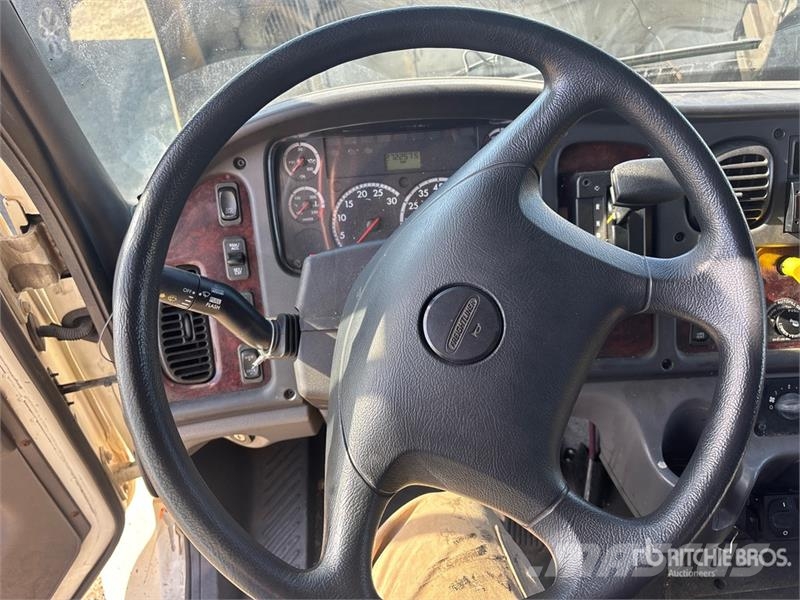 Freightliner M2 106 Kravas automašīnas - refrižeratori