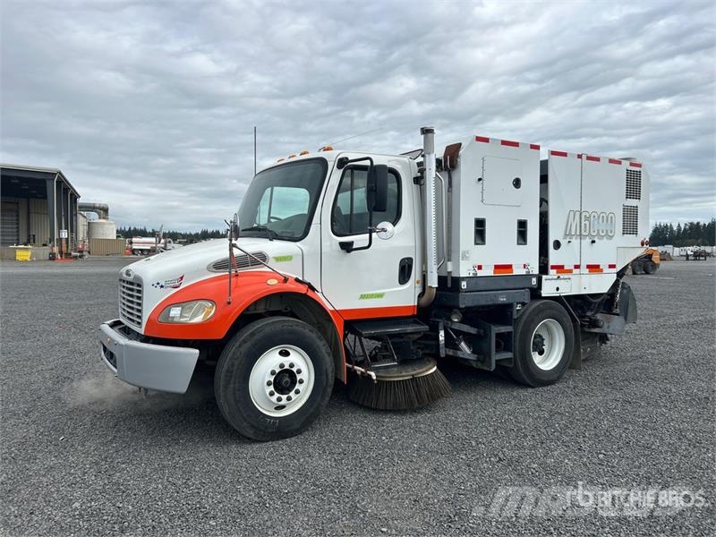 Freightliner M2 106 Camion balayeur