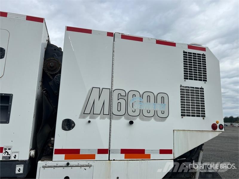 Freightliner M2 106 Camion balayeur