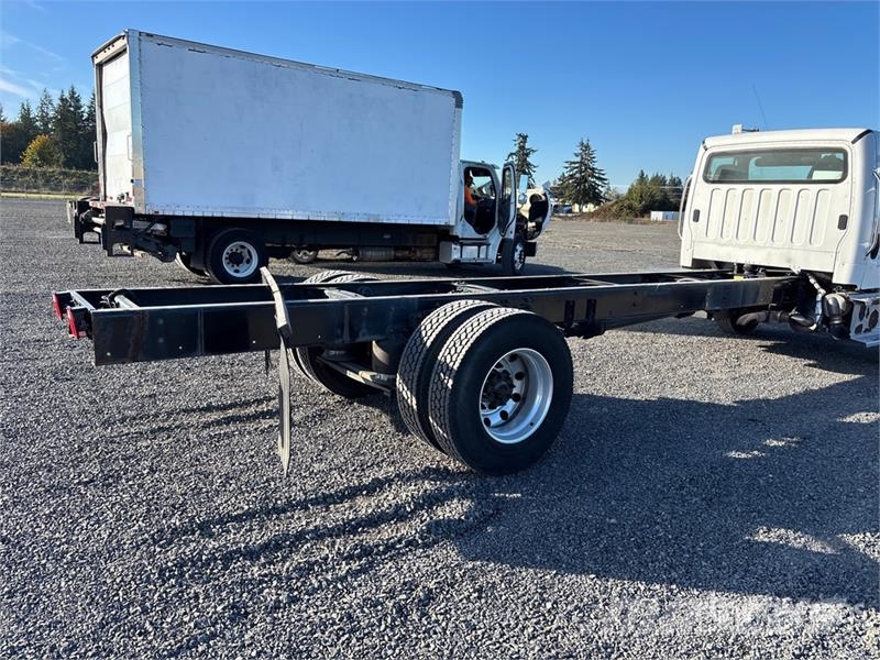 Freightliner M2 106 Кабины