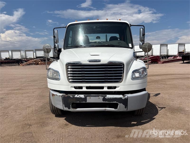 Freightliner M2 106 Vlačilci