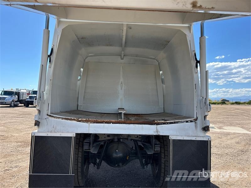Freightliner M2 106 Мусоровозы