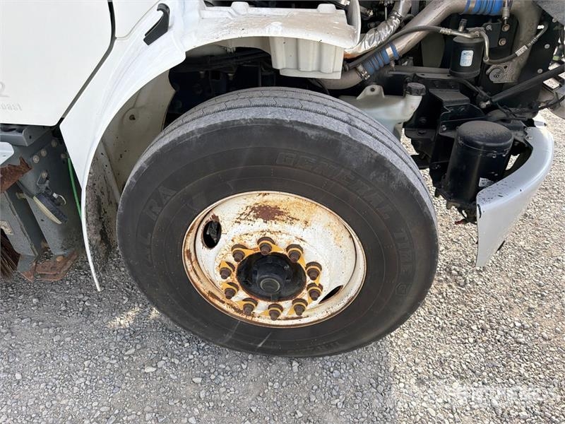 Freightliner M2 106 Камиони за почистване
