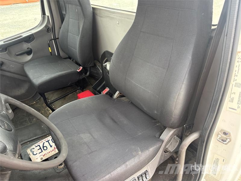 Freightliner M2 106 Cabins and interior